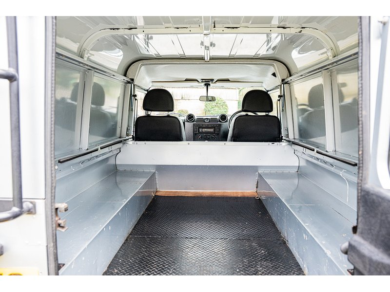 Used Land Rover Defender 110 2016 for sale - 77508148: Photo 12