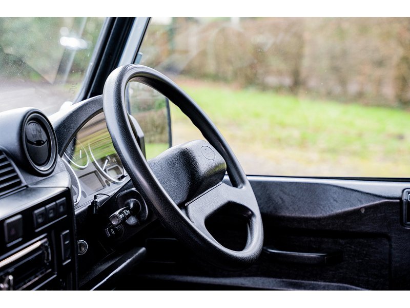 Used Land Rover Defender 110 2016 for sale - 77508148: Photo 15