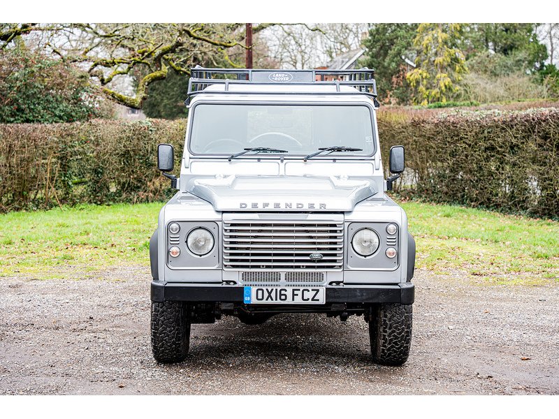Used Land Rover Defender 110 2016 for sale - 77508148: Photo 3
