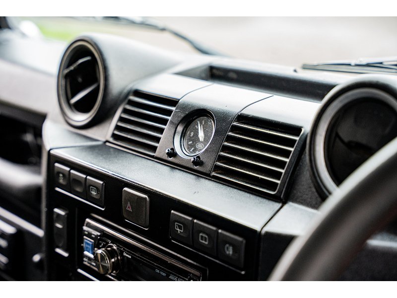 Used Land Rover Defender 110 2016 for sale - 77508148: Photo 30