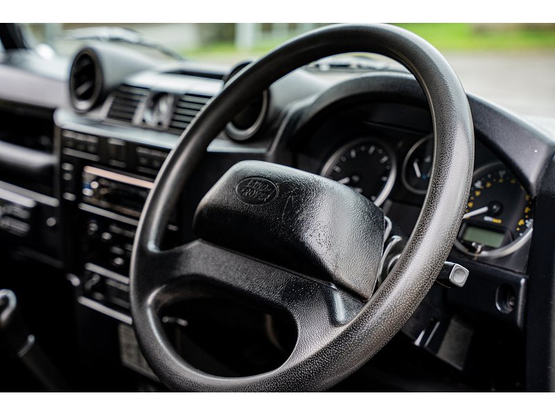 Used Land Rover Defender 110 2016 for sale - 77508148: Photo 31