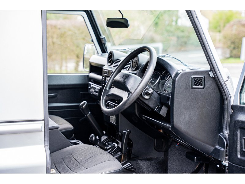 Used Land Rover Defender 110 2016 for sale - 77508148: Photo 32