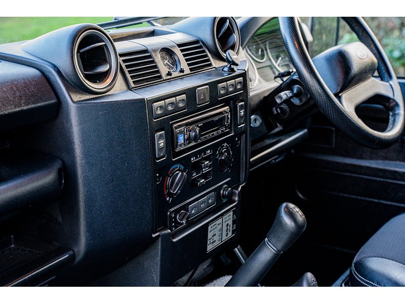 Used Land Rover Defender 2016 for sale - 77061296: Photo 31