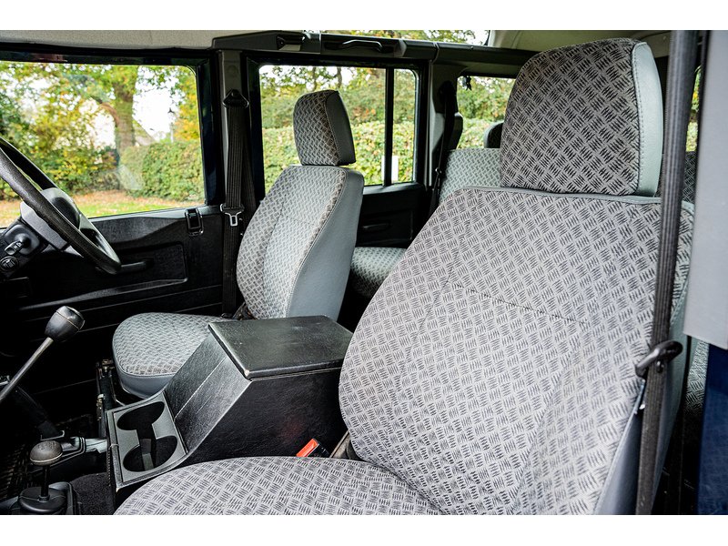 Used Land Rover Defender 110 2004 for sale - 76263819: Photo 11