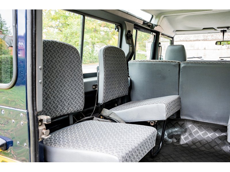 Used Land Rover Defender 110 2004 for sale - 76263819: Photo 17