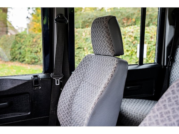 Used Land Rover Defender 2004 for sale - 76263819: Photo 18