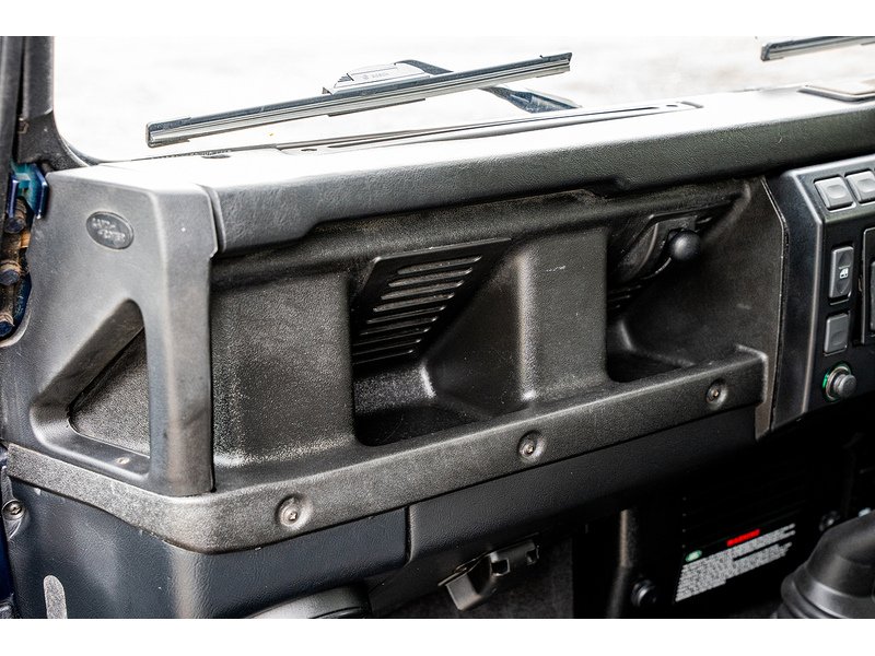 Used Land Rover Defender 110 2004 for sale - 76263819: Photo 19