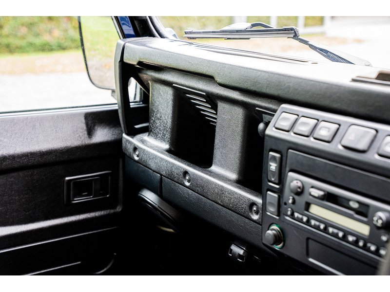 Used Land Rover Defender 110 2004 for sale - 76263819: Photo 24