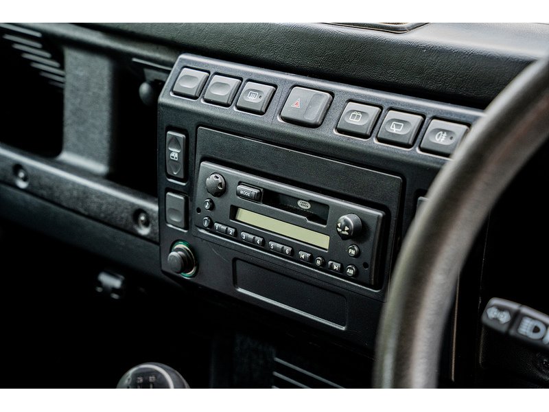 Used Land Rover Defender 110 2004 for sale - 76263819: Photo 26