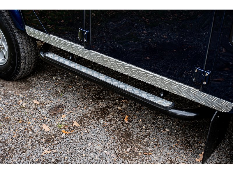 Used Land Rover Defender 110 2004 for sale - 76263819: Photo 29