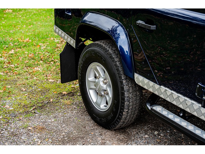 Used Land Rover Defender 110 2004 for sale - 76263819: Photo 30