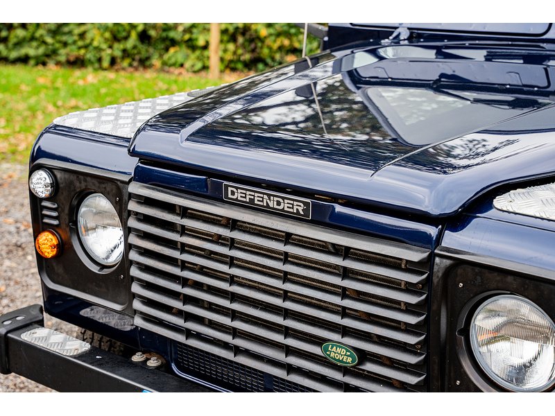 Used Land Rover Defender 110 2004 for sale - 76263819: Photo 35