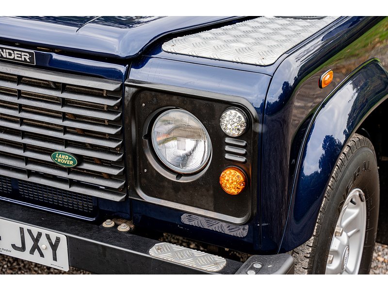 Used Land Rover Defender 110 2004 for sale - 76263819: Photo 36