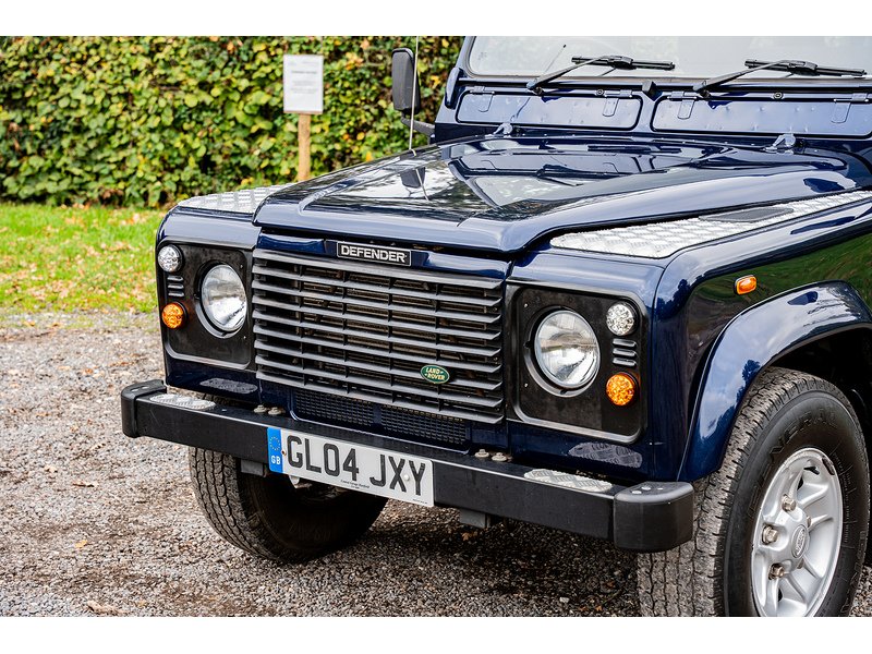 Used Land Rover Defender 110 2004 for sale - 76263819: Photo 37