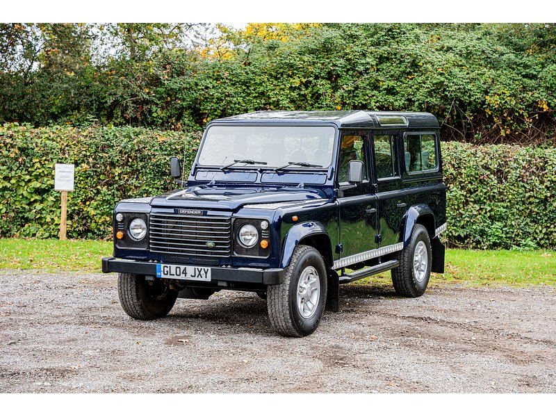 Used Land Rover Defender 110 2004 for sale - 76263819: Photo 4