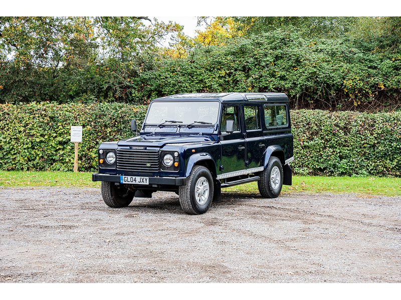 Used Land Rover Defender 110 2004 for sale - 76263819: Photo 5