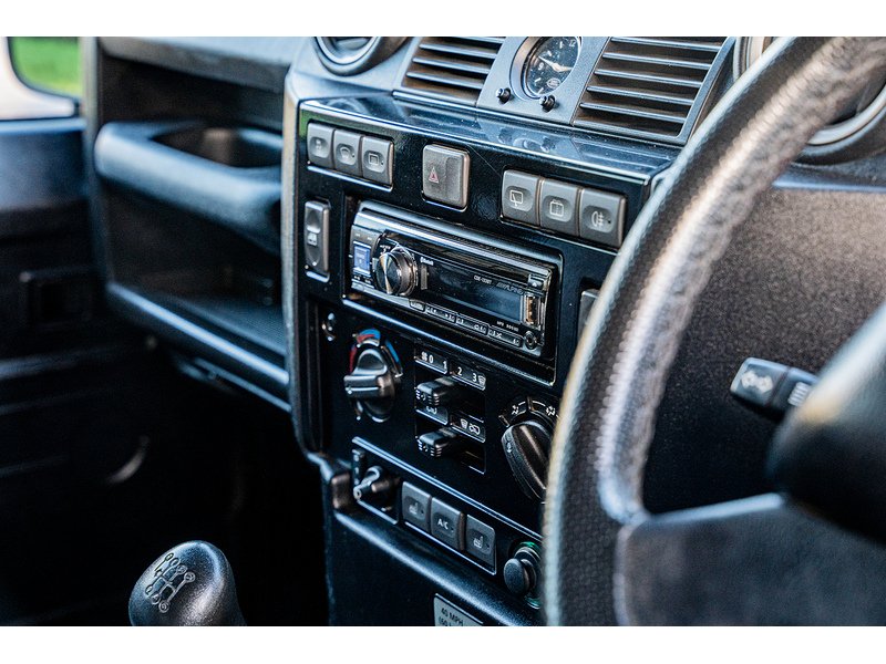 Used Land Rover Defender 110 2016 for sale - 77061295: Photo 30