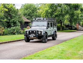 Used Land Rover Defender 110 2016 for sale - 75367493: Photo