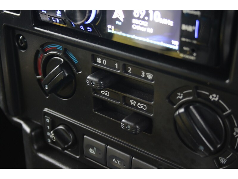 Used Land Rover Defender 2010 for sale - 77432641: Photo 31