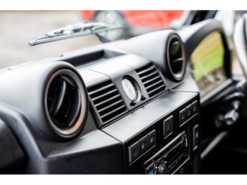 Used Land Rover Defender 90 2012 for sale - 77521676: Photo 28