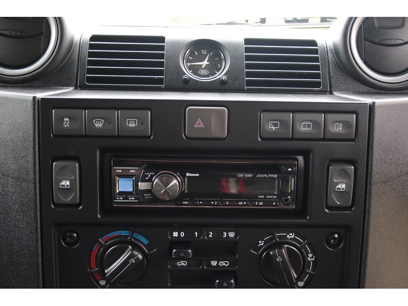 Used Land Rover Defender 2015 for sale - 77337621: Photo 45