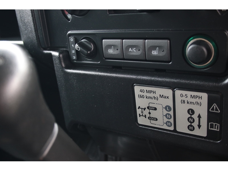 Used Land Rover Defender 2015 for sale - 77337621: Photo 47