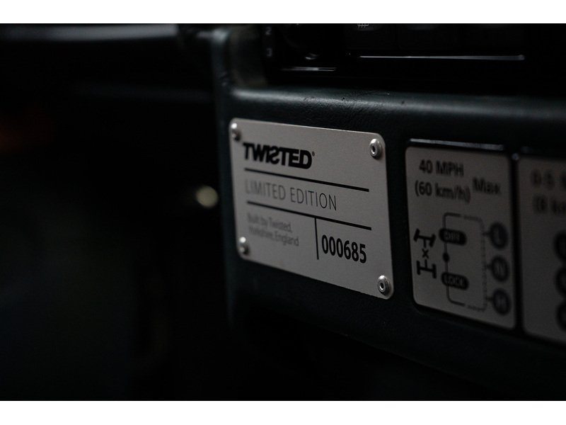 Used Land Rover Defender 90 for sale - 77663410: Photo 25