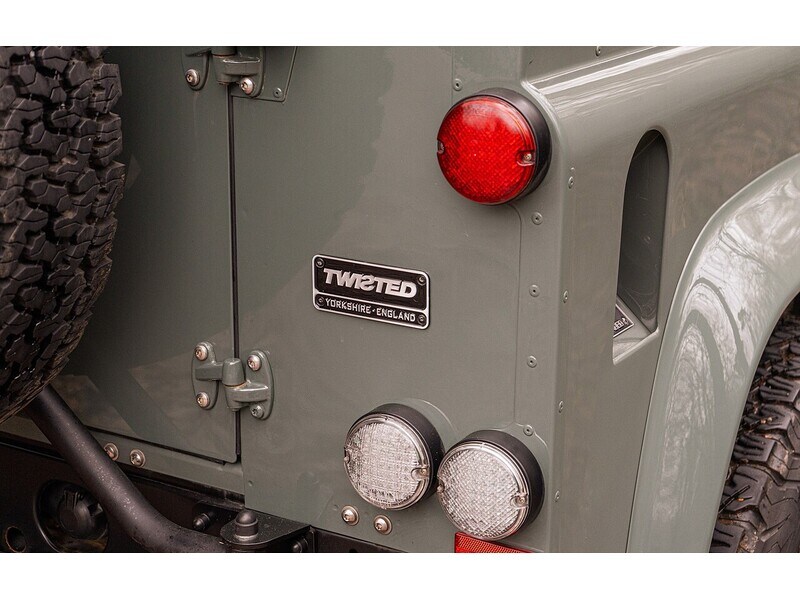 Used Land Rover Defender 90 for sale - 77663410: Photo 39