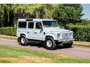 Used Land Rover Defender 110 2021 for sale - 75235200: Photo