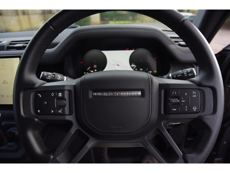 Used Land Rover Defender 110 for sale - 77365317: Photo 40