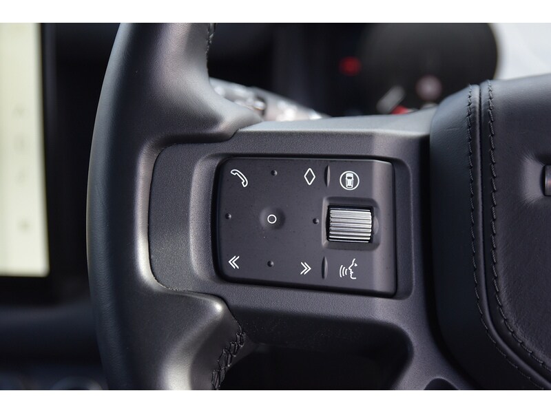 Used Land Rover Defender 110 for sale - 77365317: Photo 43