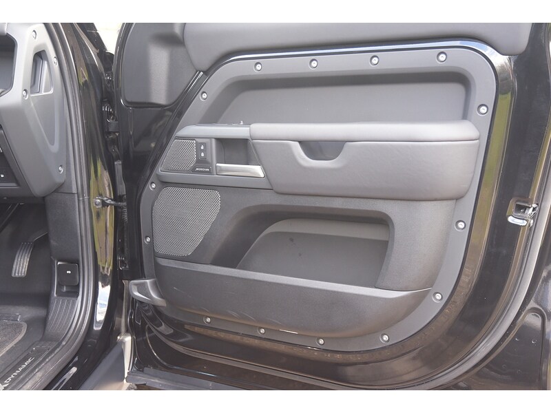 Used Land Rover Defender 110 for sale - 77365317: Photo 47