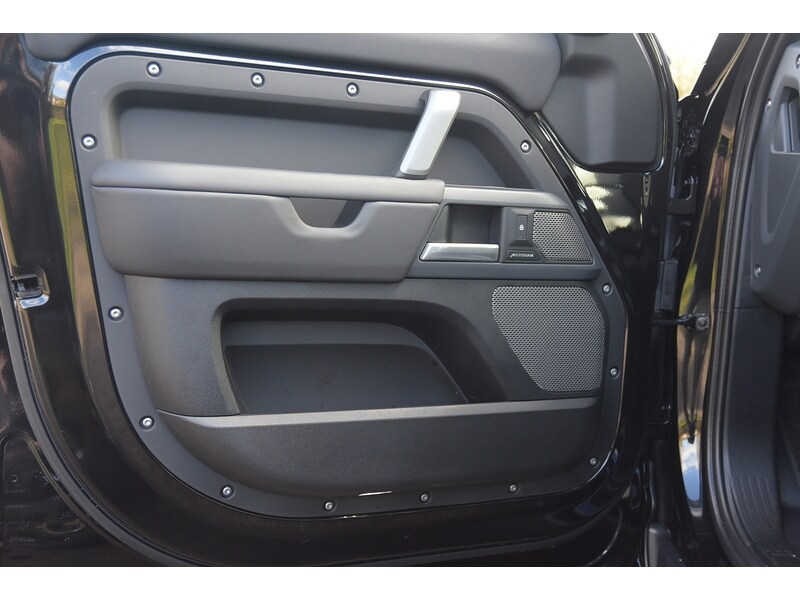 Used Land Rover Defender 110 for sale - 77365317: Photo 62