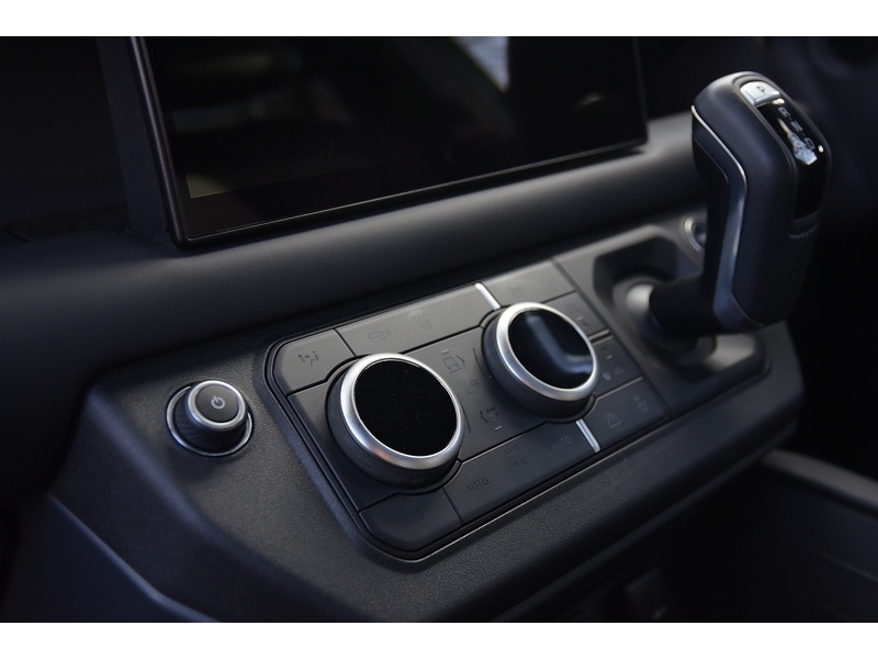 Used Land Rover Defender 110 for sale - 77365317: Photo 63