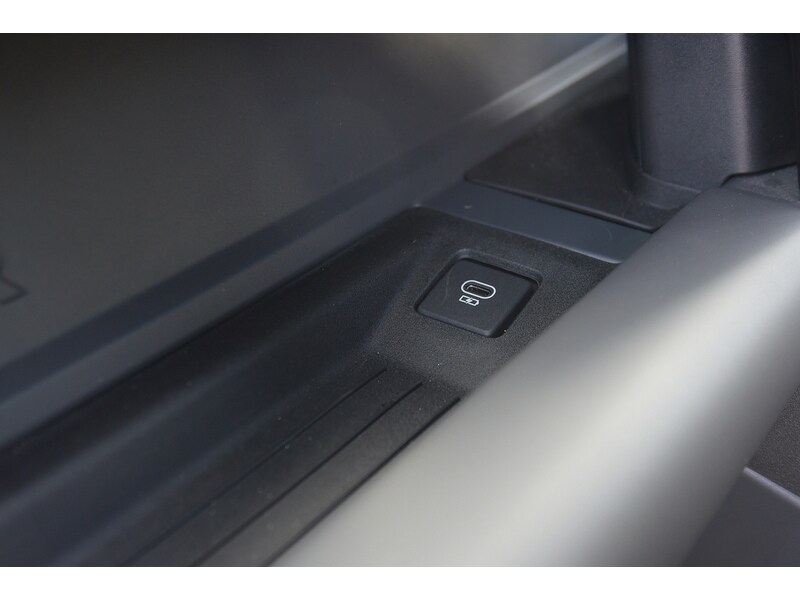 Used Land Rover Defender 110 for sale - 77365317: Photo 64