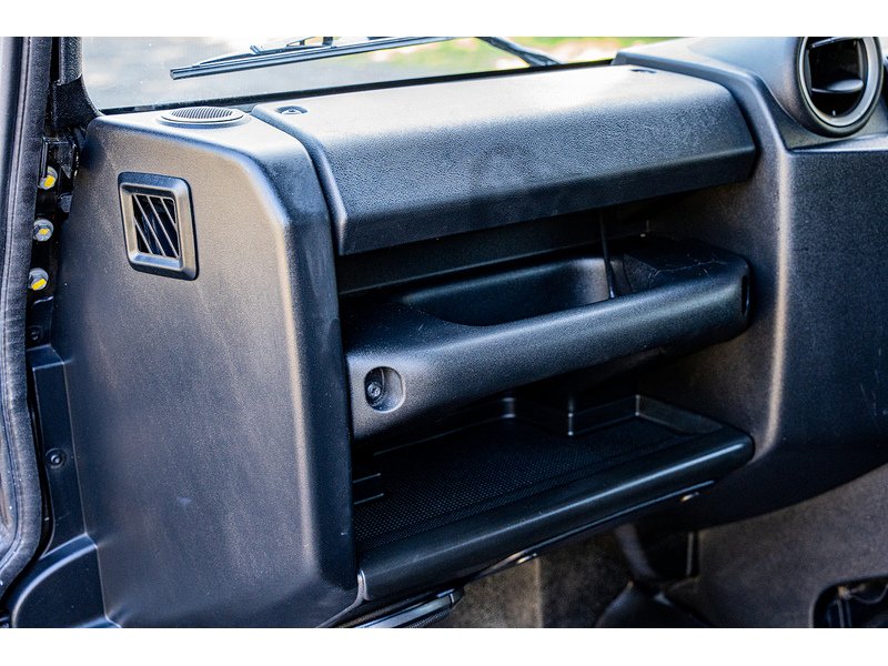 Used Land Rover Defender 110 2013 for sale - 76219745: Photo 35