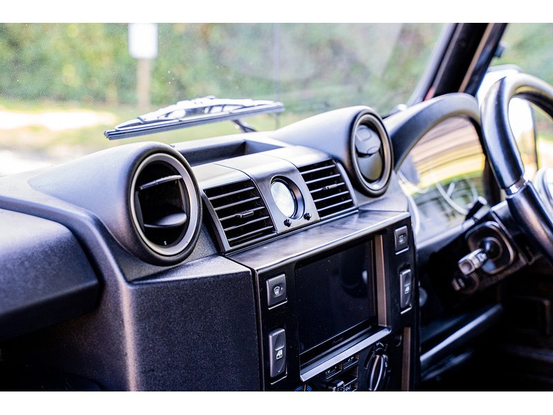 Used Land Rover Defender 110 2013 for sale - 76219745: Photo 37