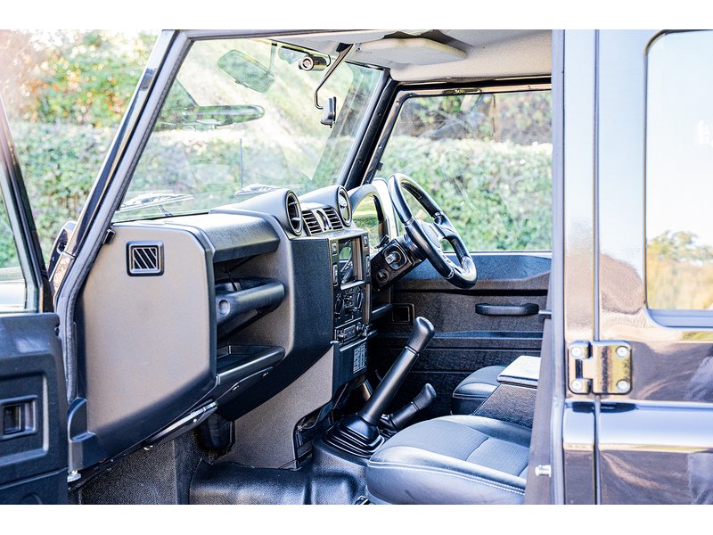 Used Land Rover Defender 110 2013 for sale - 76219745: Photo 39