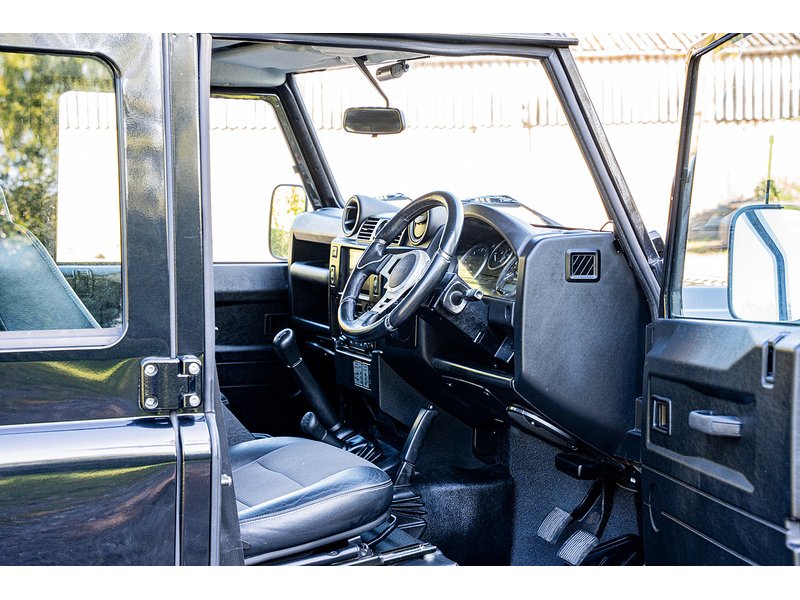 Used Land Rover Defender 110 2013 for sale - 76219745: Photo 46