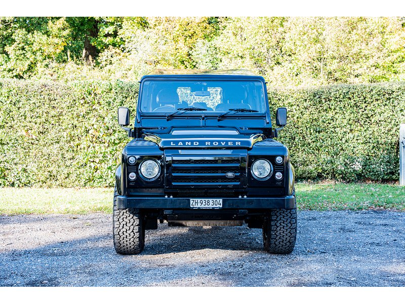 Used Land Rover Defender 110 2013 for sale - 76219745: Photo 9