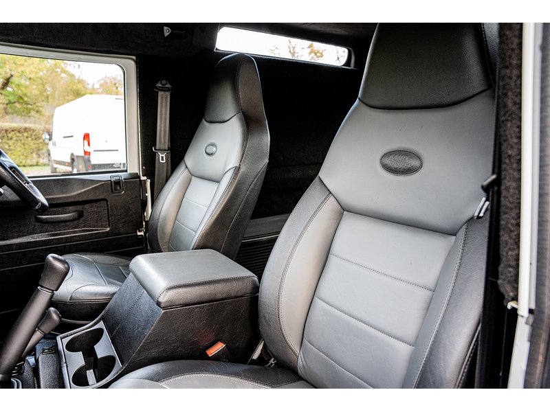 Used Land Rover Defender 2015 for sale - 76665877: Photo 18