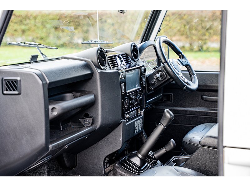 Used Land Rover Defender 2015 for sale - 76665877: Photo 24