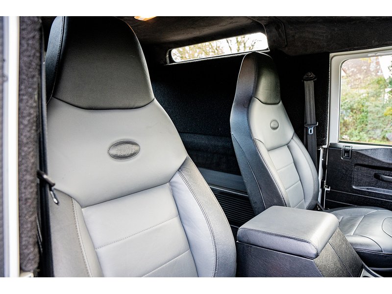 Used Land Rover Defender 2015 for sale - 76665877: Photo 25