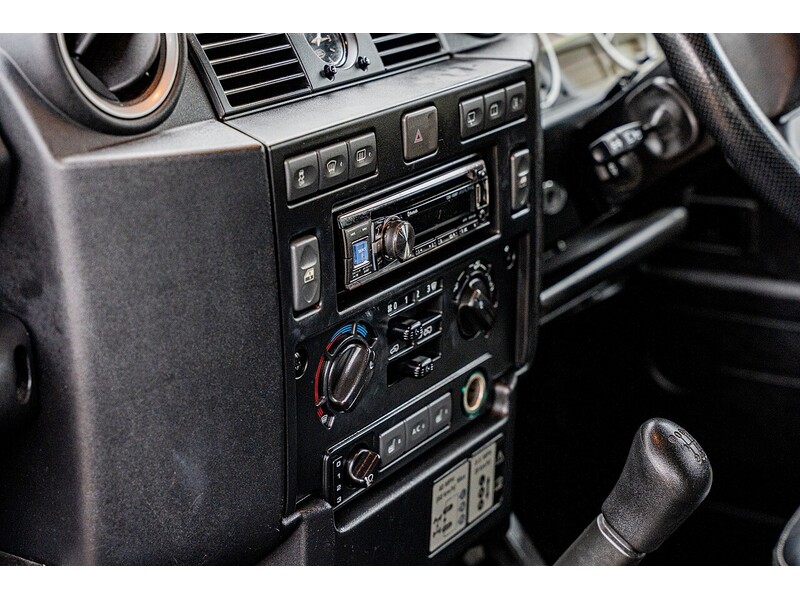 Used Land Rover Defender 2014 for sale - 77693873: Photo 16