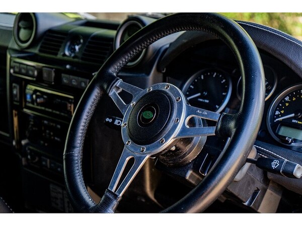 Used Land Rover Defender 90 2015 for sale - 75096029: Photo 29