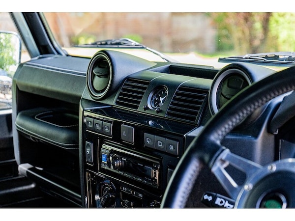 Used Land Rover Defender 90 2015 for sale - 75096029: Photo 30