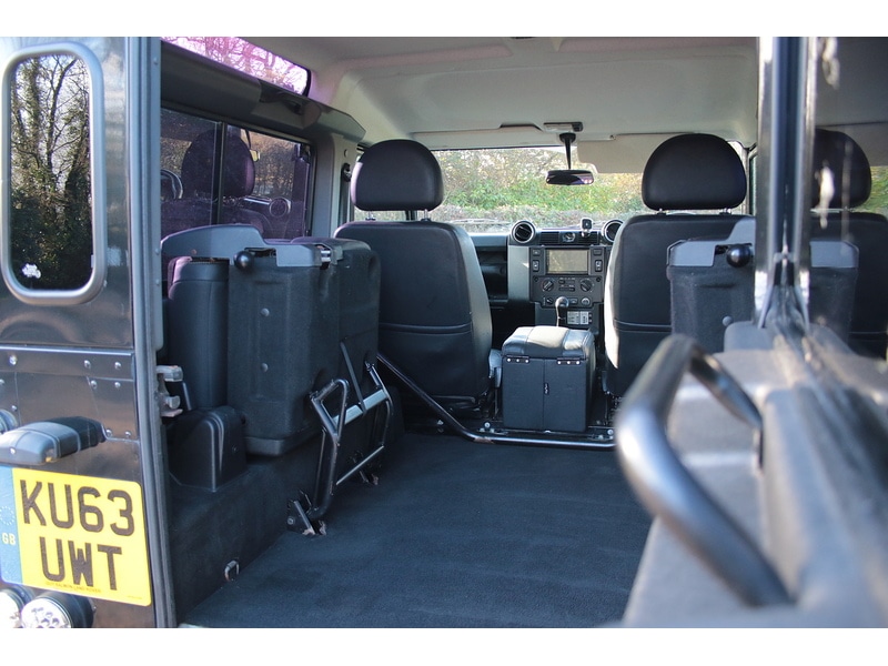 Used Land Rover Defender 90 2014 for sale - 77409129: Photo 25