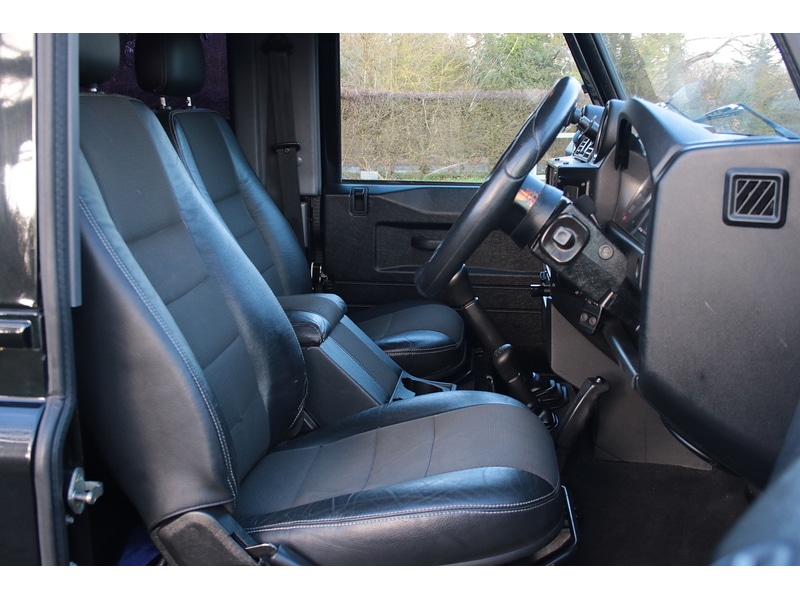 Used Land Rover Defender 90 2014 for sale - 77409129: Photo 32