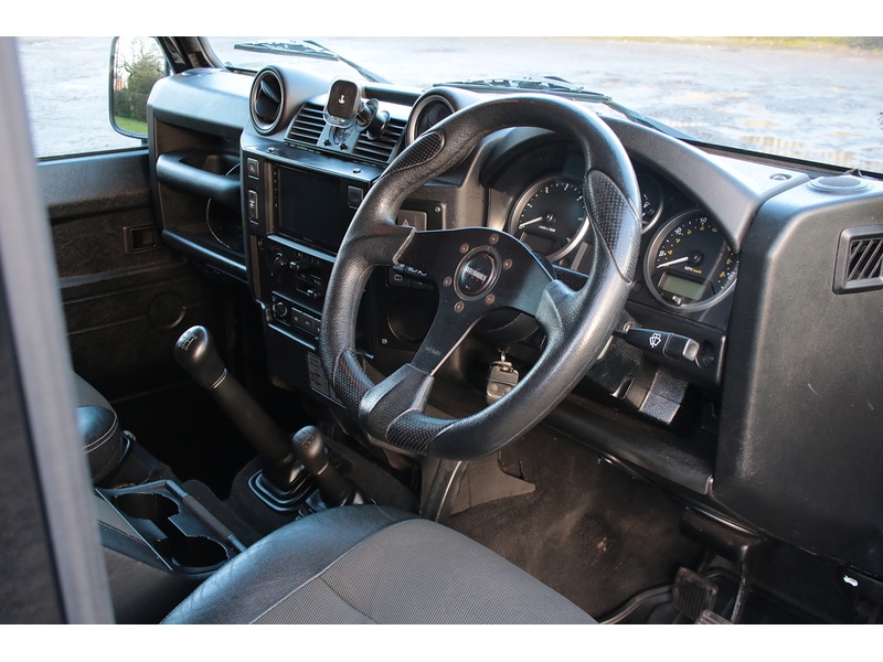 Used Land Rover Defender 90 2014 for sale - 77409129: Photo 34
