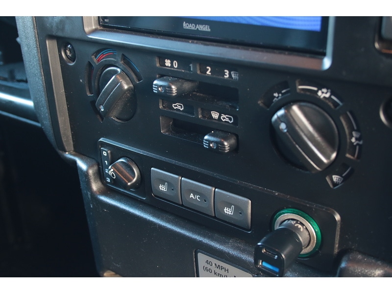 Used Land Rover Defender 90 2014 for sale - 77409129: Photo 38